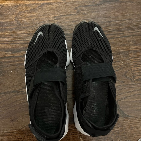 Nike Air Rifts - Picture 2 of 3